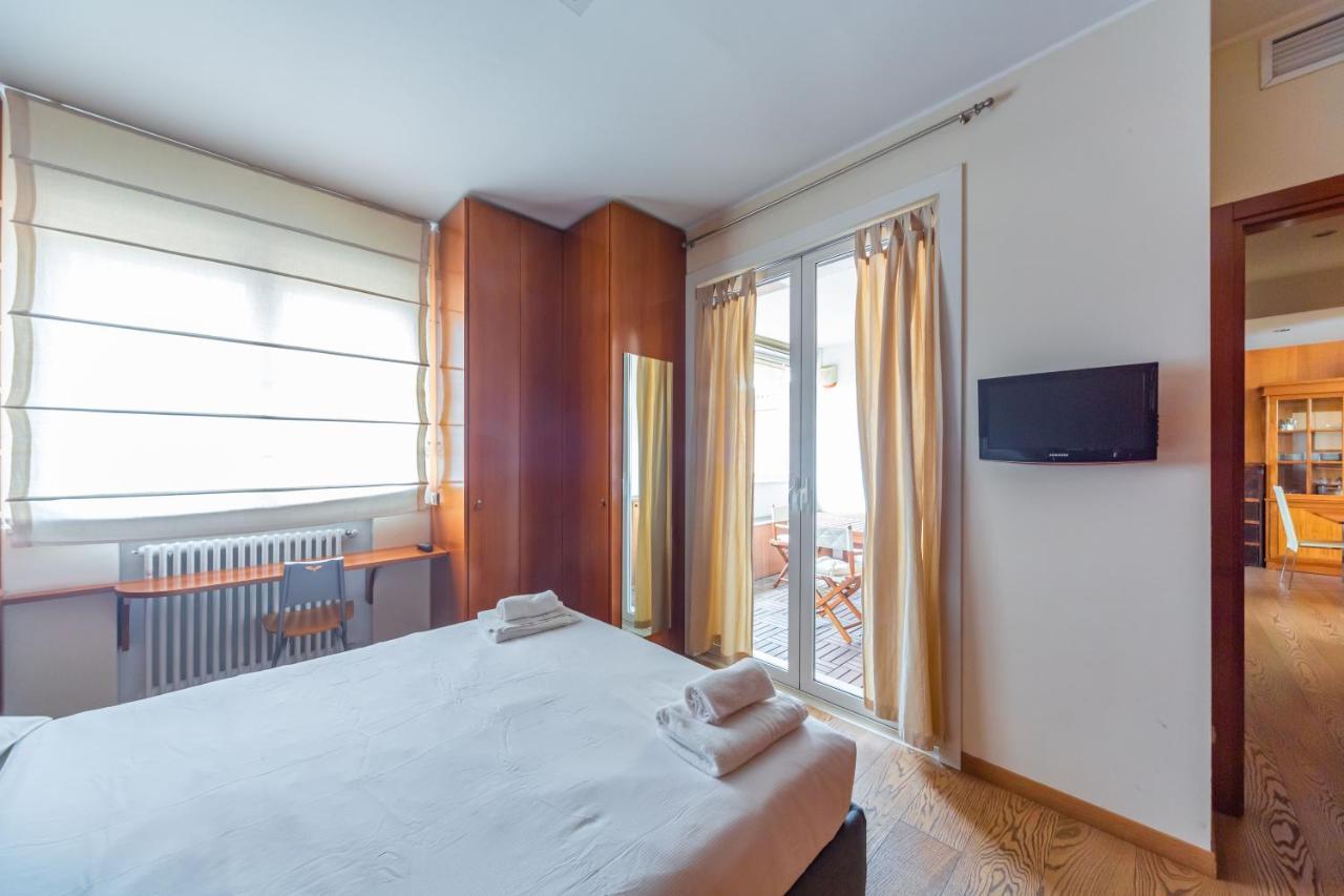 Cozy Apt - Corso Vercelli & Conciliazione M1 Milan Extérieur photo